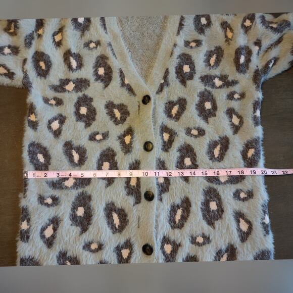 Hem & Thread Animal Print Button Up Cardigan Sweater Leopard Cheetah Cozy Size M - Picture 6 of 16